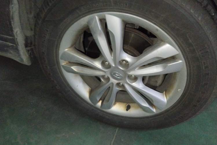 Used Hyundai ix35 2012 2.4L Automatic Two-Wheel Drive Prestige Edition GLS Right Front Wheel Hub