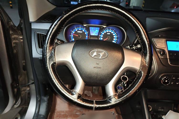 Used Hyundai ix35 2012 2.0L Manual Two-Wheel Drive New Edition GL Steering Wheel