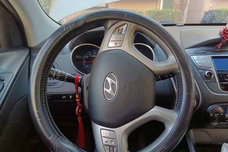 Used Hyundai ix35 2012 2.0L Automatic Two-Wheel Drive Elite Edition GLS Steering Wheel