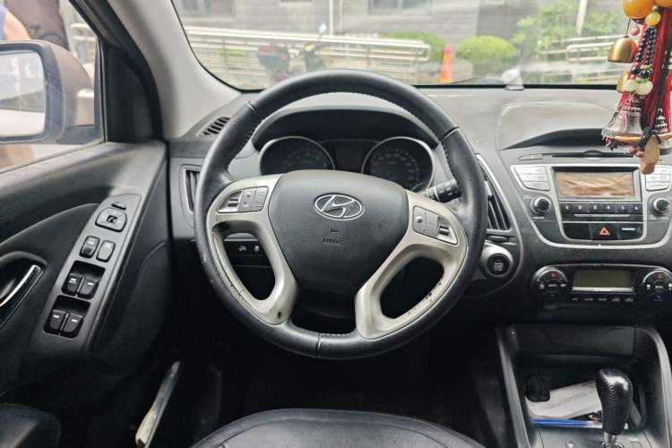 Used Hyundai ix35 2012 2.0L Automatic Two-Wheel Drive Elite Edition GLS Steering Wheel