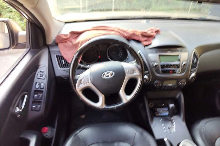 Used Hyundai ix35 2012 2.0L Automatic Two-Wheel Drive Elite Edition GLS Steering Wheel