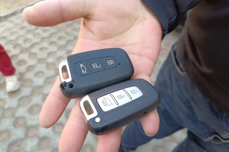 Used Hyundai ix35 2012 2.0L Automatic Two-Wheel Drive Elite Edition GLS Vehicle Key