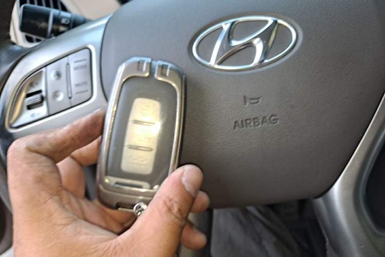 Used Hyundai ix35 2012 2.0L Automatic Two-Wheel Drive Elite Edition GLS Vehicle Key
