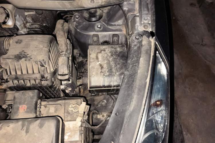 Used Hyundai ix35 2012 2.0L Automatic Two-Wheel Drive Elite Edition GLS Engine Bay Left