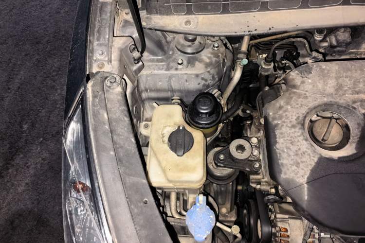 Used Hyundai ix35 2012 2.0L Automatic Two-Wheel Drive Elite Edition GLS Engine Bay Right