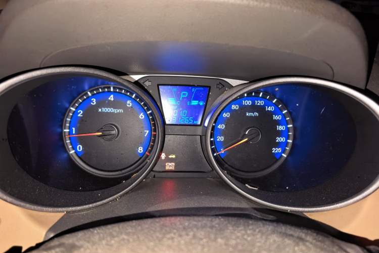 Used Hyundai ix35 2012 2.0L Automatic Two-Wheel Drive Elite Edition GLS Instrument Cluster