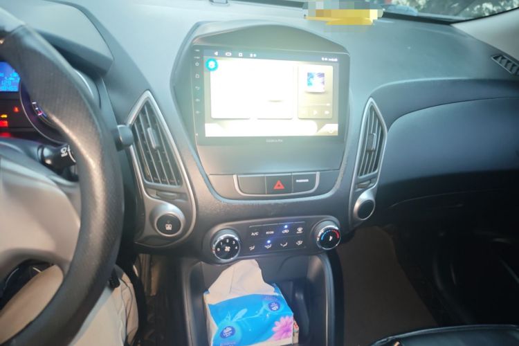 Used Hyundai ix35 2012 2.0L Manual Two-Wheel Drive New Edition GL Audio And AC Panel