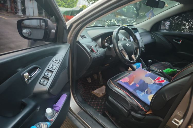 Used Hyundai ix35 2012 2.0L Manual Two-Wheel Drive New Edition GL Driver Seat