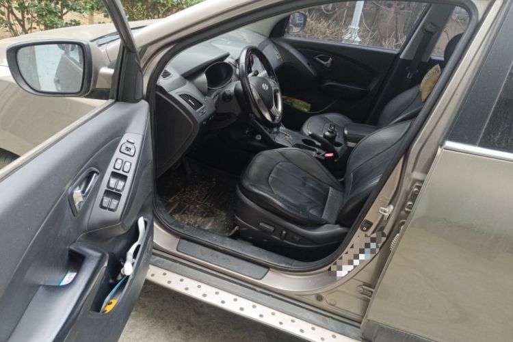 Used Hyundai ix35 2012 2.0L Automatic Two-Wheel Drive Elite Edition GLS Driver Seat