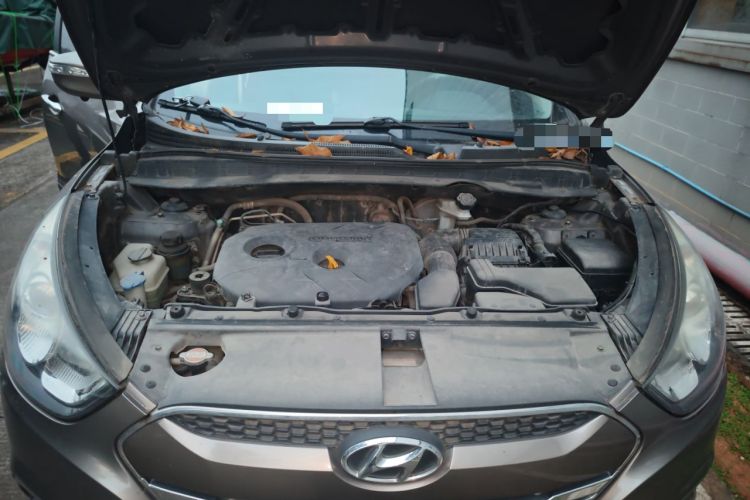 Used Hyundai ix35 2012 2.0L Manual Two-Wheel Drive New Edition GL Engine Bay