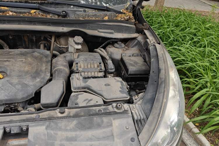 Used Hyundai ix35 2012 2.0L Automatic Two-Wheel Drive Elite Edition GLS Engine Bay Left