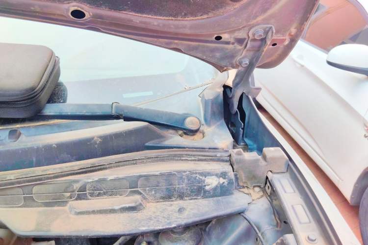 Used Hyundai ix35 2012 2.0L Automatic Two-Wheel Drive Elite Edition GLS Engine Bay Left