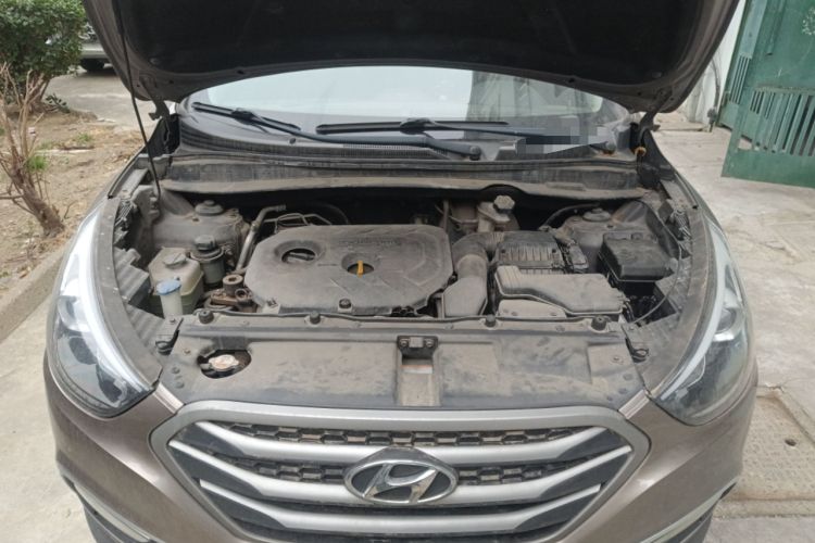 Used Hyundai ix35 2012 2.0L Automatic Two-Wheel Drive Elite Edition GLS Engine Bay