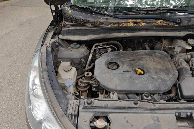 Used Hyundai ix35 2012 2.0L Automatic Two-Wheel Drive Elite Edition GLS Engine Bay Right