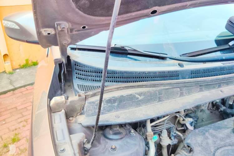 Used Hyundai ix35 2012 2.0L Automatic Two-Wheel Drive Elite Edition GLS Engine Bay Right