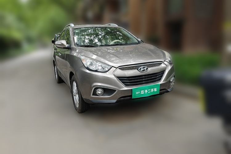 Used Hyundai ix35 2012 2.0L Automatic Two-Wheel Drive Elite Edition GLS Front Right 45 Deg
