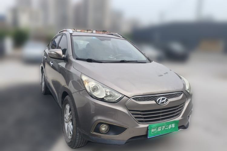 Used Hyundai ix35 2012 2.0L Automatic Two-Wheel Drive Elite Edition GLS Front Right 45 Deg