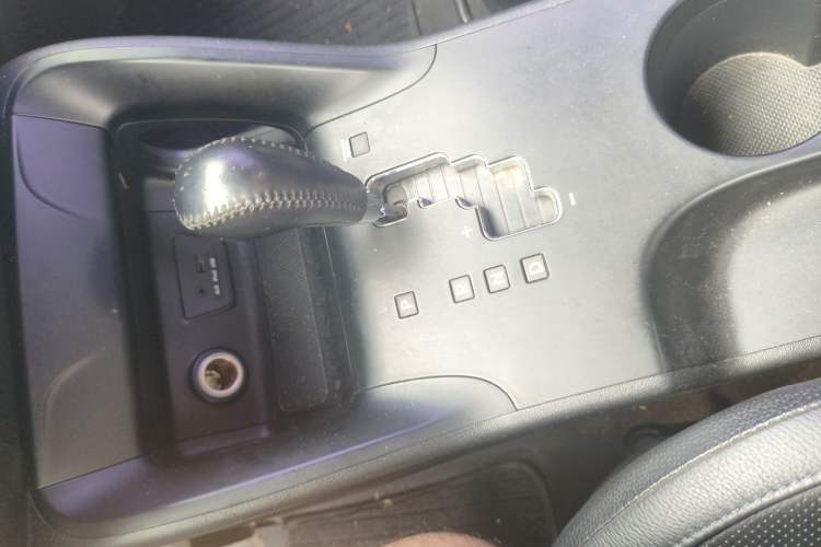 Used Hyundai ix35 2012 2.0L Automatic Two-Wheel Drive Elite Edition GLS Gear Lever