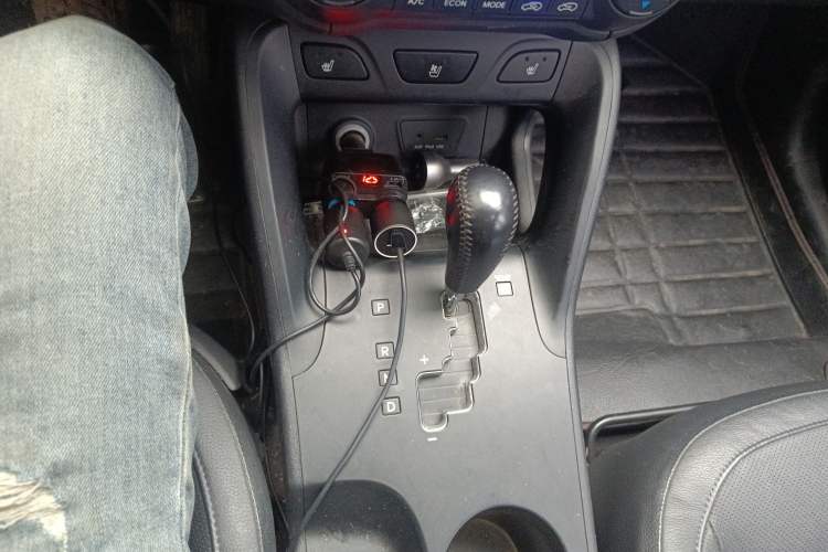 Used Hyundai ix35 2012 2.0L Automatic Two-Wheel Drive Elite Edition GLS Gear Lever