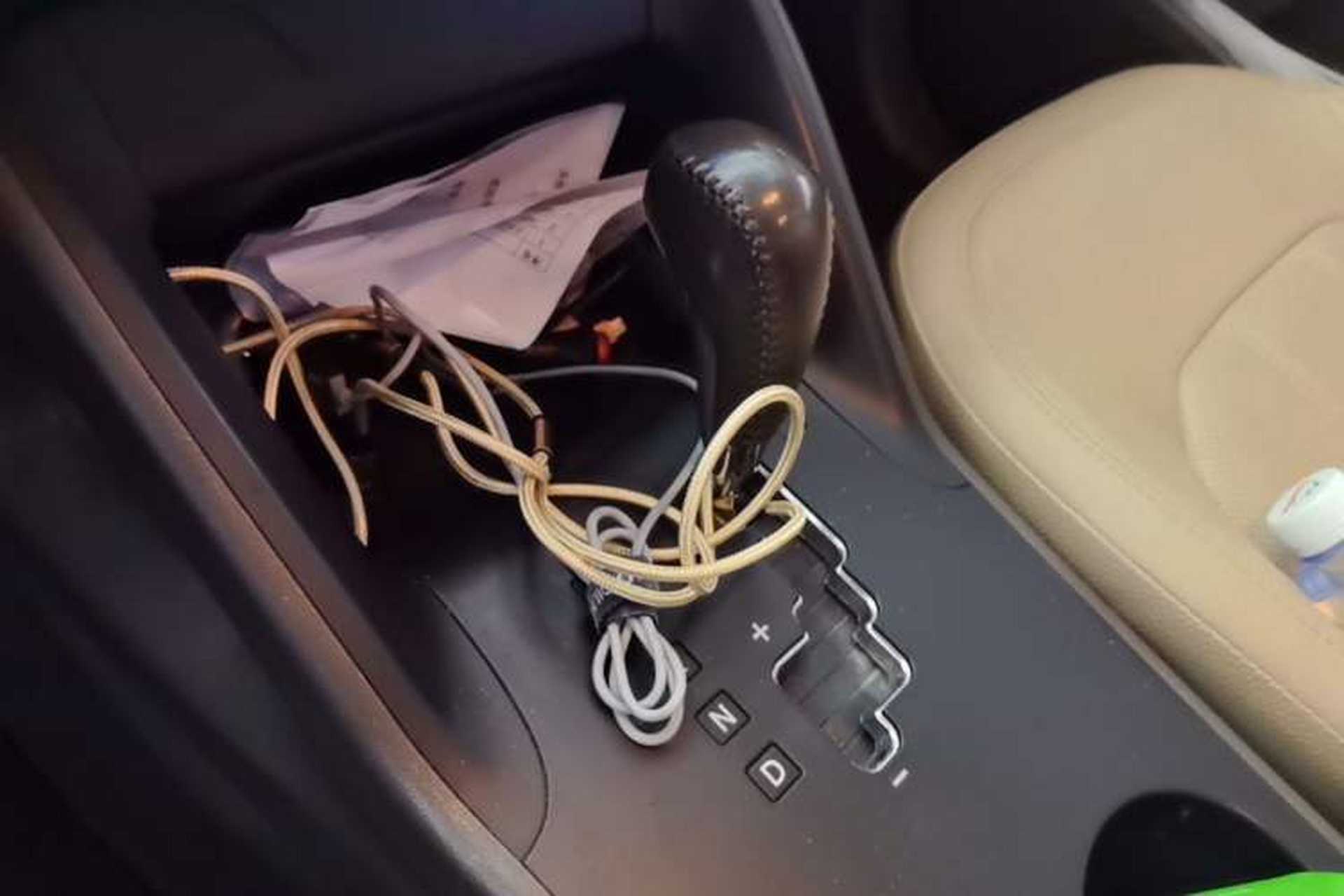 Used Hyundai ix35 2012 2.0L Automatic Two-Wheel Drive Elite Edition GLS Gear Lever