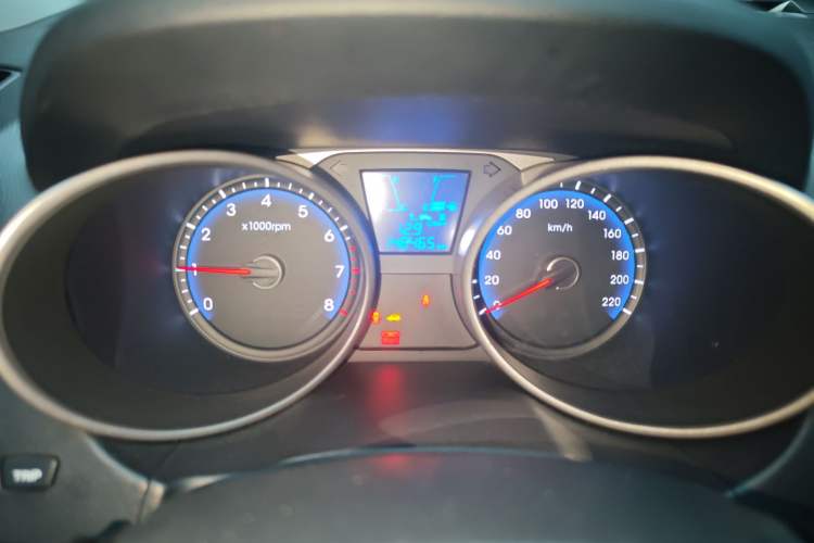 Used Hyundai ix35 2012 2.0L Manual Two-Wheel Drive New Edition GL Instrument Cluster