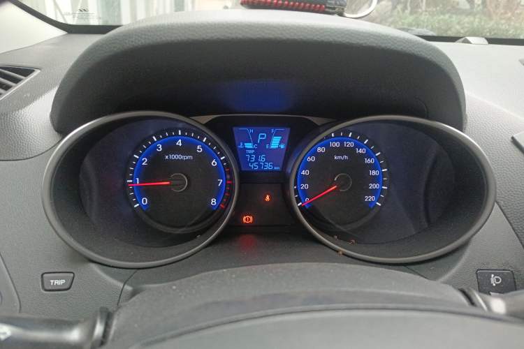 Used Hyundai ix35 2012 2.0L Automatic Two-Wheel Drive Elite Edition GLS Instrument Cluster