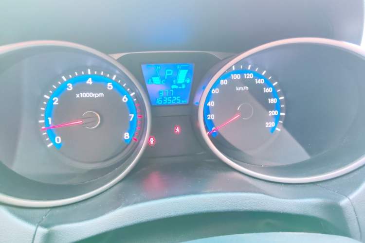 Used Hyundai ix35 2012 2.0L Automatic Two-Wheel Drive Elite Edition GLS Instrument Cluster