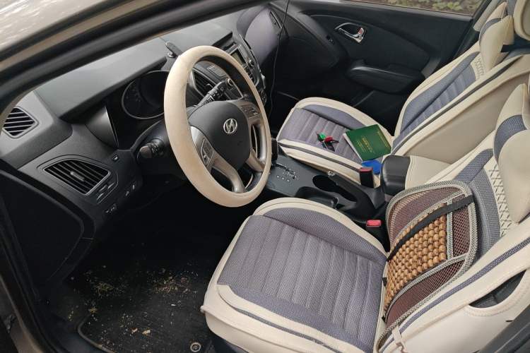 Used Hyundai ix35 2012 2.0L Automatic Two-Wheel Drive Elite Edition GLS Left Front Seat