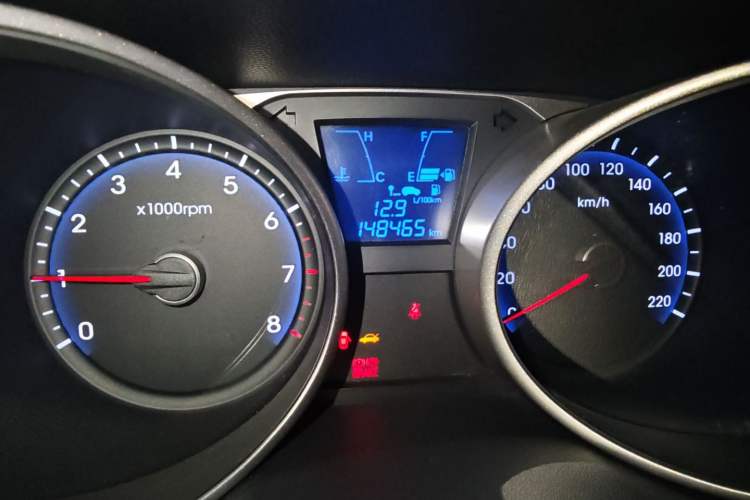 Used Hyundai ix35 2012 2.0L Manual Two-Wheel Drive New Edition GL Odometer Close Up