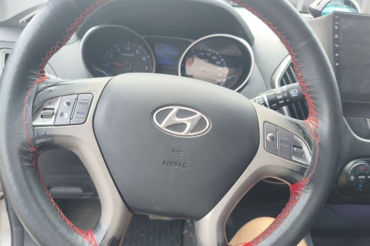 Used Hyundai ix35 2012 2.0L Automatic Two-Wheel Drive Elite Edition GLS Steering Wheel