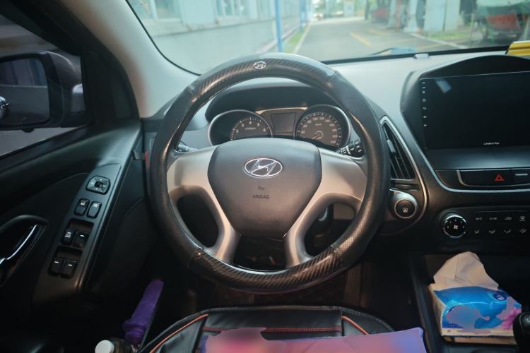 Used Hyundai ix35 2012 2.0L Manual Two-Wheel Drive New Edition GL Steering Wheel