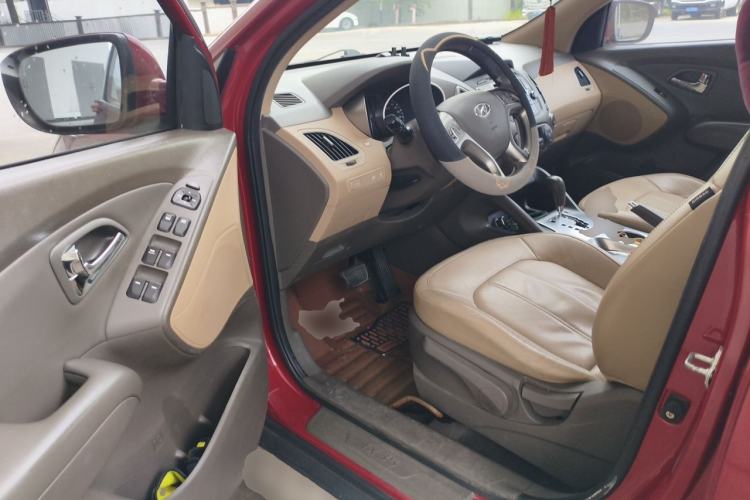 Used Hyundai ix35 2012 2.0L Automatic Two-Wheel Drive Elite Edition GLS Driver Seat
