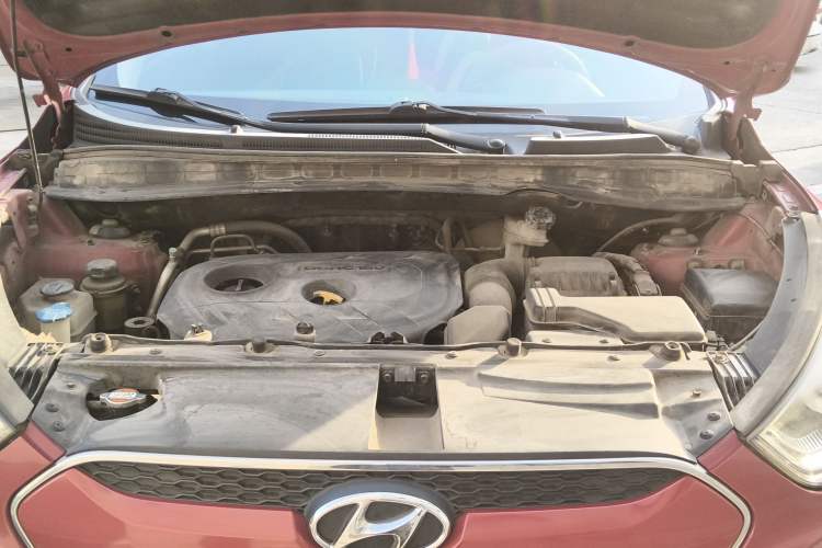Used Hyundai ix35 2012 2.0L Automatic Two-Wheel Drive Elite Edition GLS Engine Bay