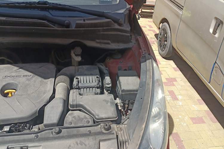 Used Hyundai ix35 2012 2.0L Automatic Two-Wheel Drive New Edition GL Engine Bay Left
