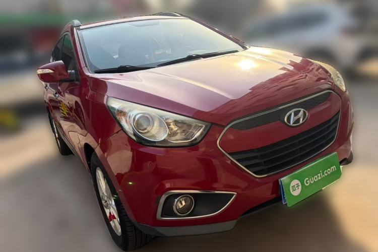 Used Hyundai ix35 2012 2.0L Automatic Two-Wheel Drive Elite Edition GLS Front Right 45 Deg