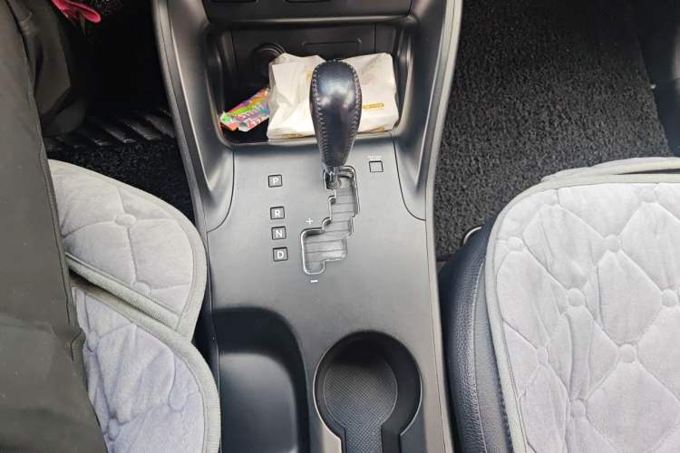 Used Hyundai ix35 2012 2.0L Automatic Two-Wheel Drive Elite Edition GLS Gear Lever