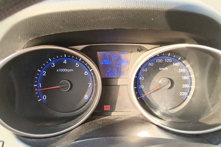 Used Hyundai ix35 2012 2.0L Automatic Two-Wheel Drive Elite Edition GLS Instrument Cluster
