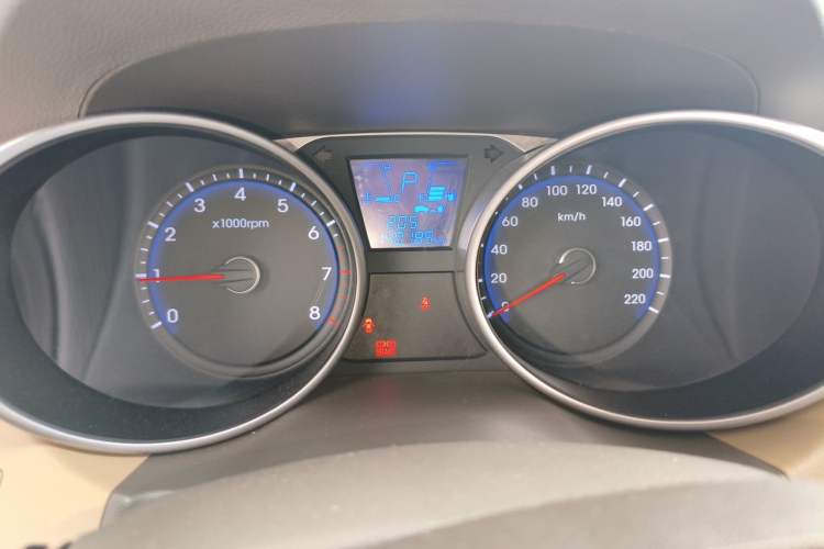 Used Hyundai ix35 2012 2.0L Automatic Two-Wheel Drive Elite Edition GLS Instrument Cluster