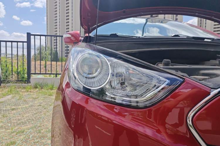 Used Hyundai ix35 2012 2.0L Automatic Two-Wheel Drive Elite Edition GLS Right Front Headlight