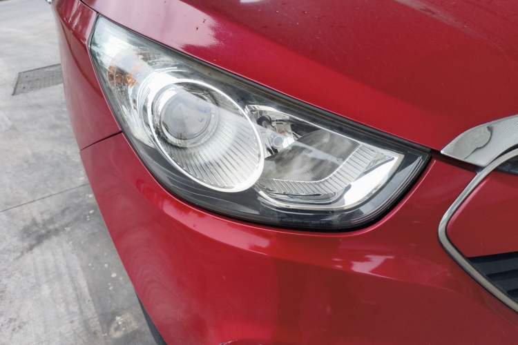 Used Hyundai ix35 2012 2.0L Automatic Two-Wheel Drive Elite Edition GLS Right Front Headlight