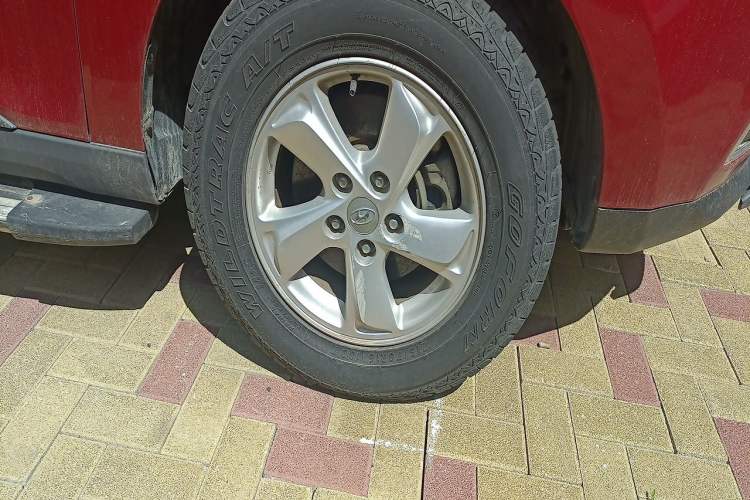 Used Hyundai ix35 2012 2.0L Automatic Two-Wheel Drive New Edition GL Right Front Wheel Hub