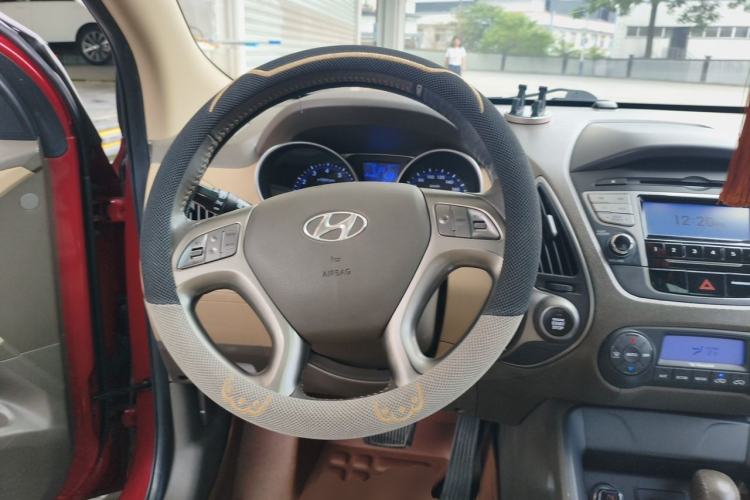 Used Hyundai ix35 2012 2.0L Automatic Two-Wheel Drive Elite Edition GLS Steering Wheel