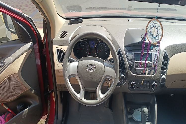 Used Hyundai ix35 2012 2.0L Automatic Two-Wheel Drive New Edition GL Steering Wheel