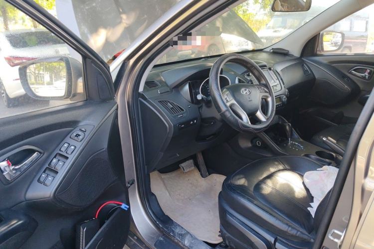 Used Hyundai ix35 2012 2.0L Automatic Two-Wheel Drive Elite Edition GLS Driver Seat