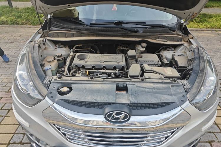 Used Hyundai ix35 2012 2.0L Automatic 4x4 Prestige Edition GLS Engine Bay