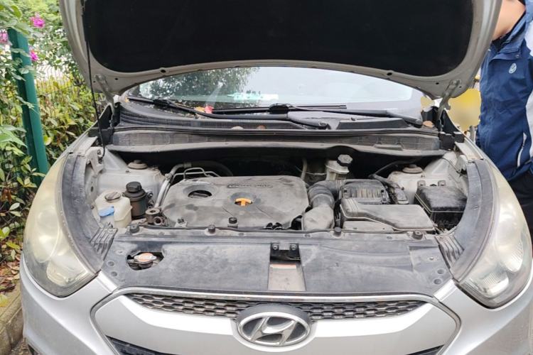 Used Hyundai ix35 2012 2.0L Automatic Two-Wheel Drive Elite Edition GLS Engine Bay