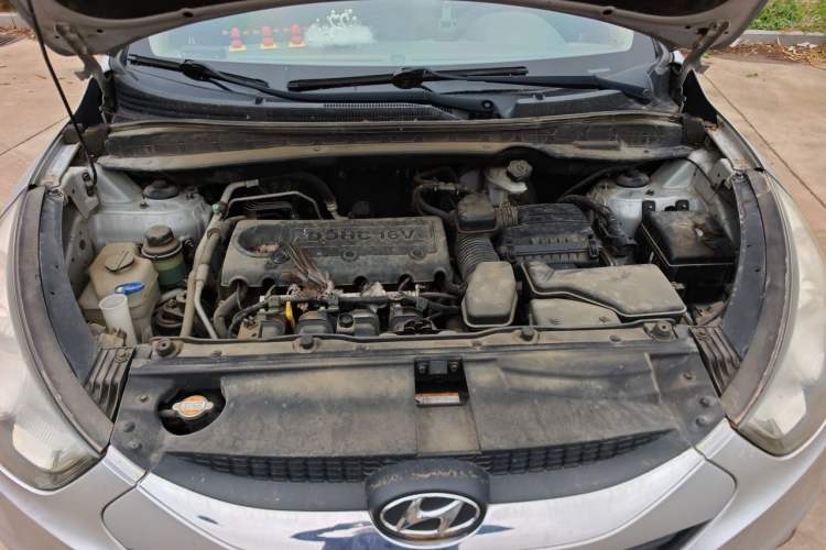 Used Hyundai ix35 2012 2.0L Automatic Two-Wheel Drive Elite Edition GLS Engine Bay
