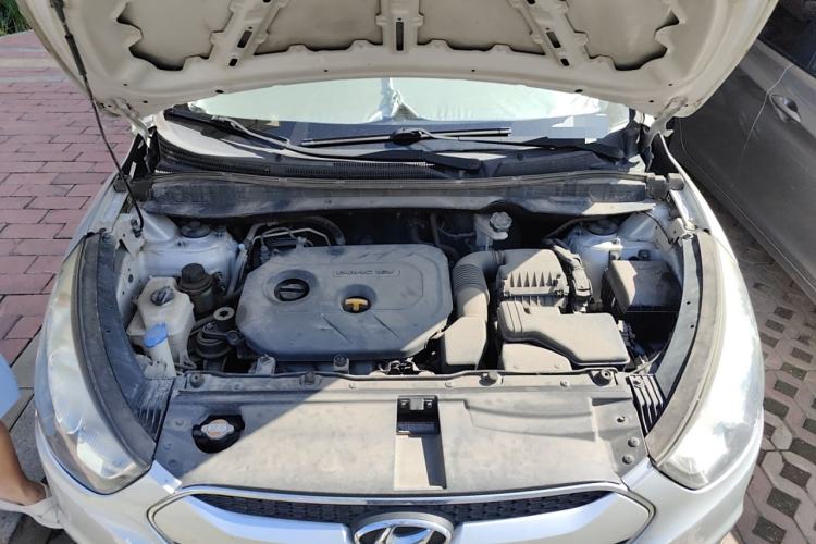 Used Hyundai ix35 2012 2.0L Automatic Two-Wheel Drive New Edition GL Engine Bay