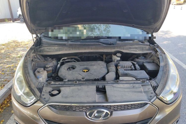 Used Hyundai ix35 2012 2.0L Automatic Two-Wheel Drive Elite Edition GLS Engine Bay