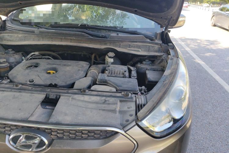 Used Hyundai ix35 2012 2.0L Automatic Two-Wheel Drive Elite Edition GLS Engine Bay Left